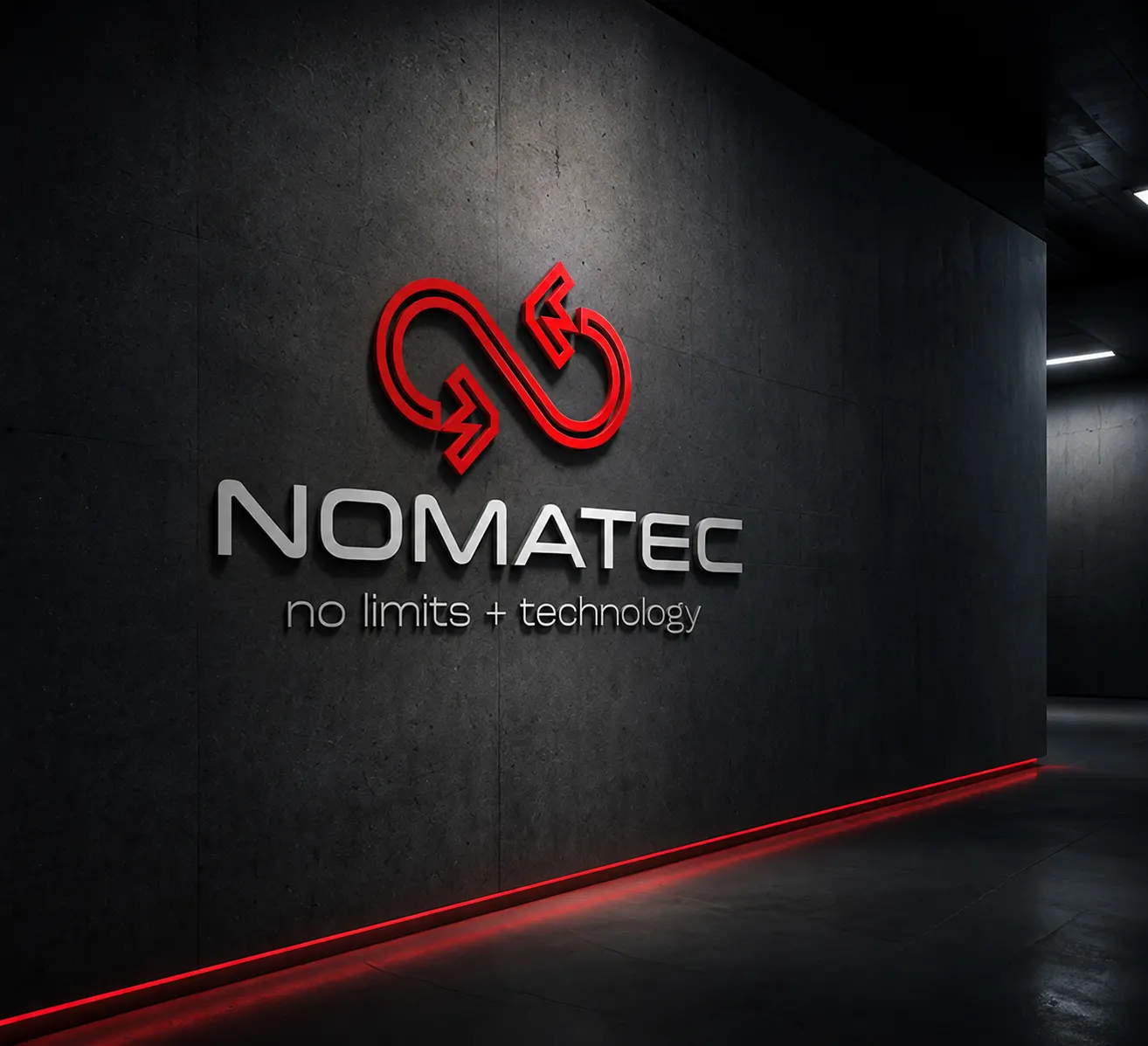Logo Nomatec na ścianie w przestrzeni technologicznej